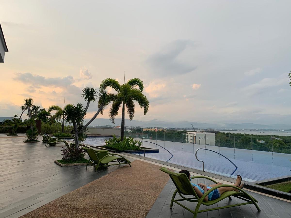 Mactan Newtown Deluxe Island Breeze Apartment Lapu-Lapu City Exterior photo