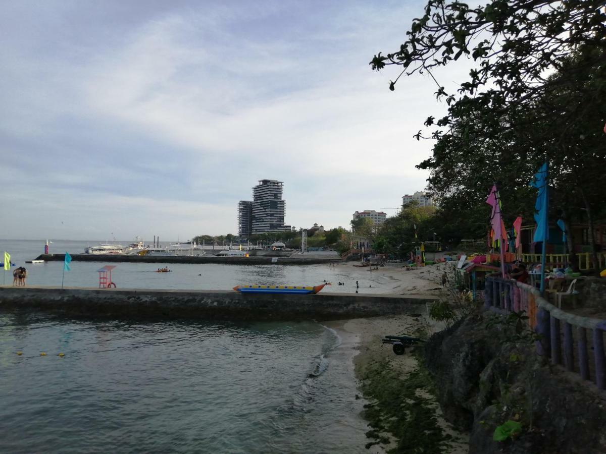 Mactan Newtown Deluxe Island Breeze Apartment Lapu-Lapu City Exterior photo